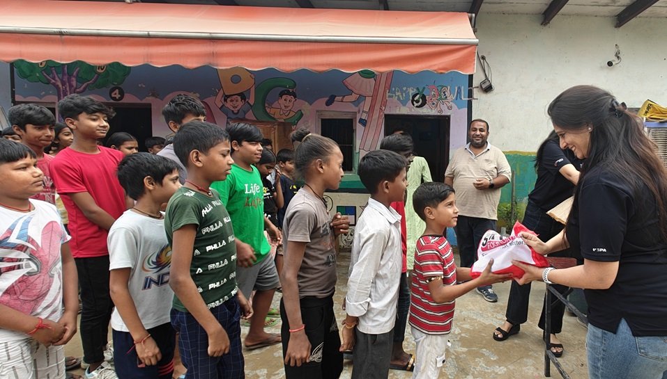 Girnar Foundation, the CSR arm of CarDekho Group, conducted its "Box of Joy" initiative, distributing over 500 festive hampers across underprivileged communities in Jaipur and Gurugram