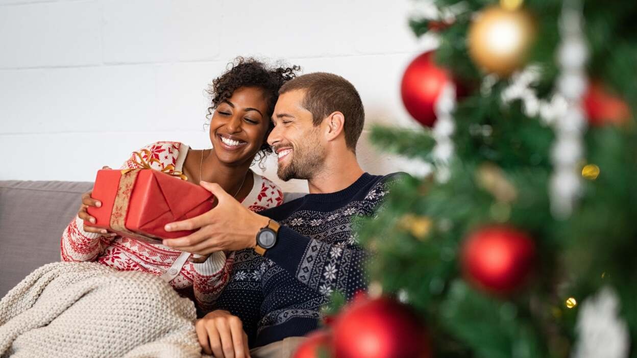 Best Christmas Gifts for Your Boyfriend: Unique Ideas for Your First Christmas Together 1 Christmas Gifts