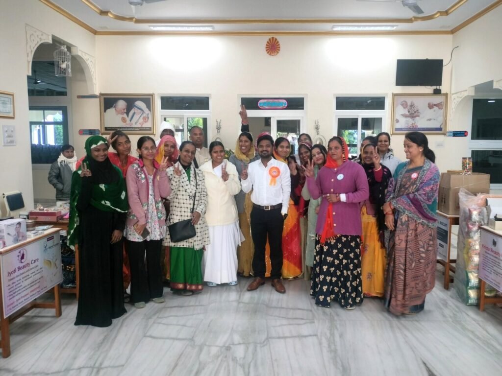 रेडियो मधुबन के माध्यम से 10 महिलाओं को मिला आजीविका का संसाधन 3 India CSR