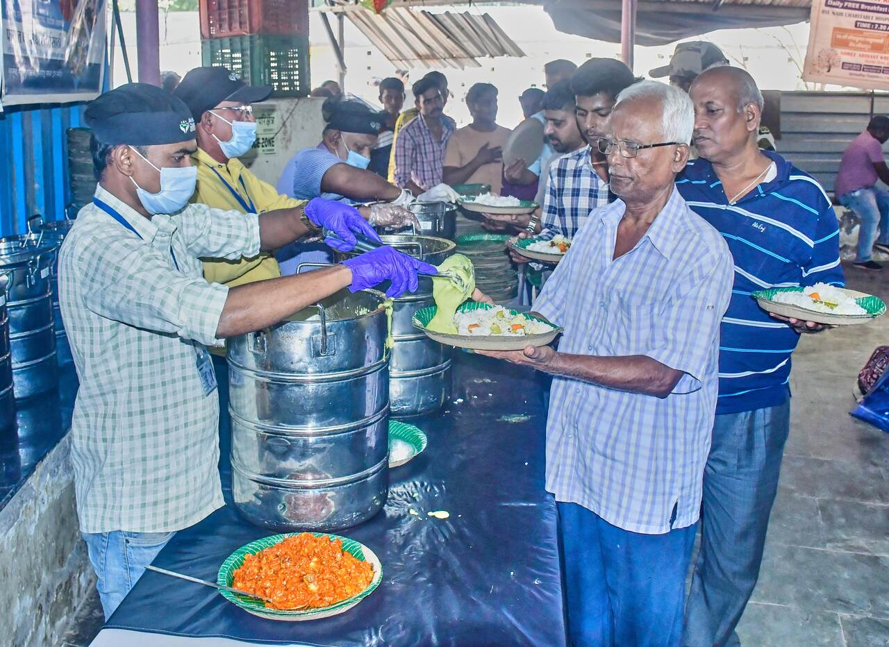 CSR: Akshaya Chaitanya’s Swasthya Ahara Program Provides Free Meals to Hospital Caregivers