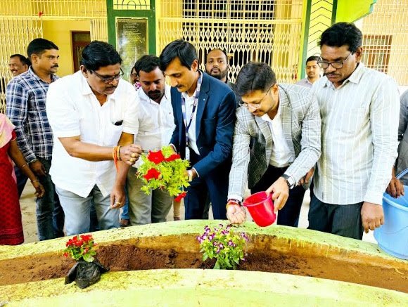 Axis Max Life Plants 7,000+ Saplings Across 35 Cities to Promote Sustainability 1 Axis Max Life plants 7,000+ saplings across 35 cities by 1,700 volunteers