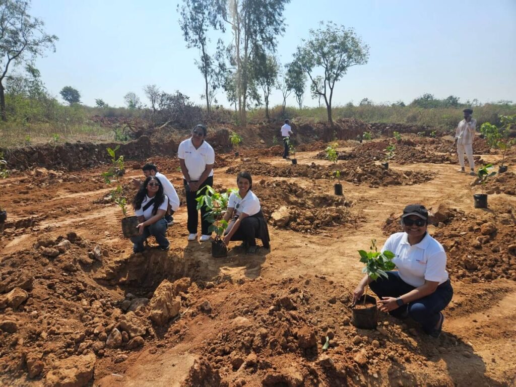 Aster RV Hospital and Fuzhio NGO Unite to Plant 1000 Saplings 2 Aster RV Hospital and Fuzhio NGO Unite to Plant 1000 Saplings