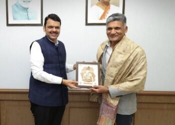 Ratan Jindal with Maharashtra Chief Minister