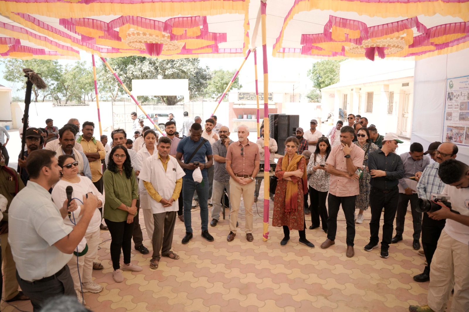 Innovative Early Warning Solutions Highlighted at Reliance Foundation–UN India Convening in Gujarat 1 Reliance Foundation Disaster Management Head, Mr Animesh Prakash addresses delegates at Rapargadh village, Abdasa Gujarat during the Reliance Foundation–UN India Disaster Management convening in Gujarat.