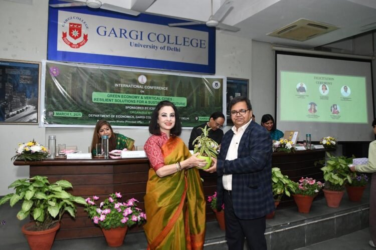 Smiling Tree Collaborates with Gargi College for Green Economy & Vertical Cities Conference