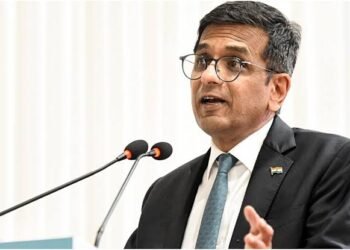 पूर्व मुख्य न्यायाधीश डॉ. डी.वाई. चंद्रचूड ने वेदांता पर वाइसरॉय रिपोर्ट की कड़ी निंदा की