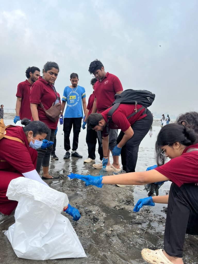 Vivekanand Education Society Leads Mumbai Dadar Chowpatty Clean-Up 2 Vivekanand Education Society Leads Mumbai Dadar Chowpatty Clean-Up