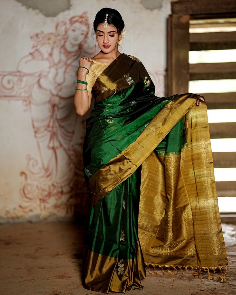 Why Golden Blouse is the Perfect Match for a Green Saree 5 India CSR