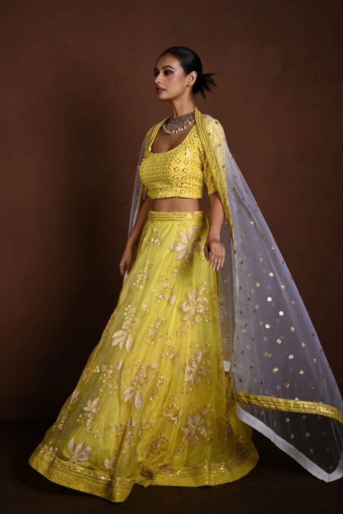 Why Golden Blouse is the Perfect Match for a Green Saree 8 India CSR