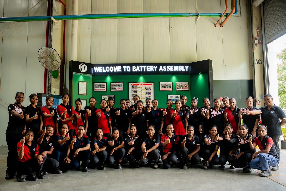 JSW MG Motor India Empowers Women, 80% Workforce in Battery Shop 1 JSW MG Motor India Empowers Women, 80% Workforce in Battery Shop