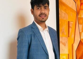 Praveen Tiwari, Founder of Bizzcom Solutions