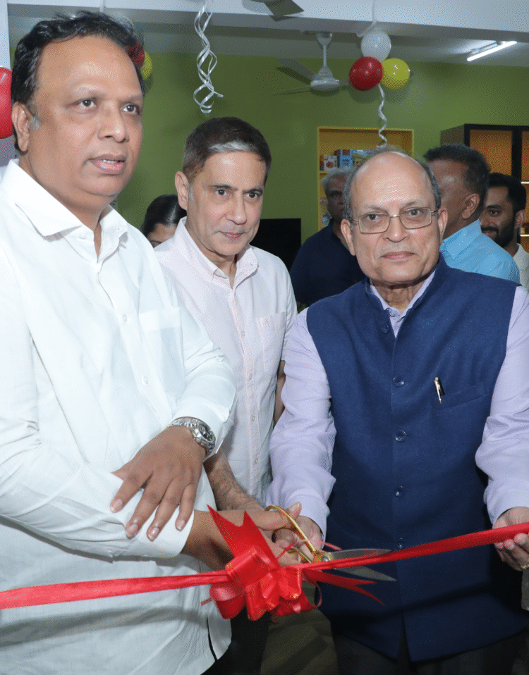 Advocate Ashish Shelar, Minister for Information Technology, Maharashtra, inaugurates India’s first Ronald McDonald House in Mumbai, joined by Bhushan Gagrani, Dr. Kailash Sharma, and Smita Jatia, Chairwoman, Ronald McDonald House India.