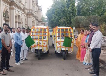 CSR: HCCB Donates Electric Vehicles to Boost Waste Collection in Ujjain