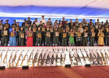 Mass Surrender in Bastar: Over 200 Naxalites Lay Down Arms; Gadhchiroli Sees Top Maoist Leader’s Exit