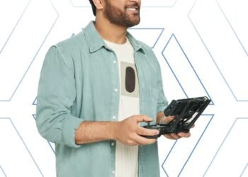 MS Dhoni Completes Drone Pilot Training at Garuda Aerospace