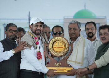 Motivational Speaker Munawar Zama Honoured with ‘Pride of India Award’ by Karnataka Chief Minister Siddaramaiah