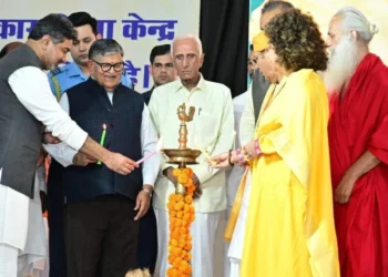 Dr. Abhishek Verma Became a Powerful Message of Sanatan, Praised by Sadguru Sudhanshu Maharaj