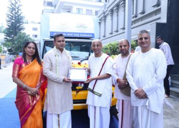 CSR: Royaloak Donates Meal Delivery Vehicles to Akshaya Patra Foundation in Bengaluru