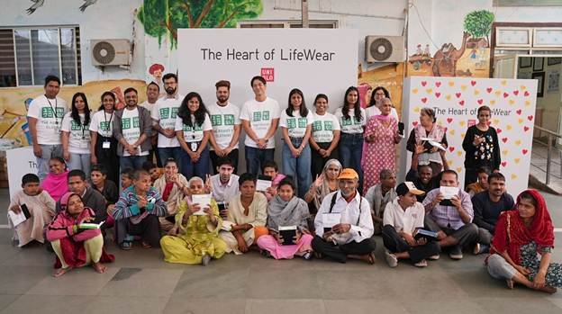 CSR: UNIQLO Donates 10,000 HEATTECH Thermals to Senior Citizens in India 1 CSR: UNIQLO Donates 10,000 HEATTECH Thermals to Senior Citizens in India