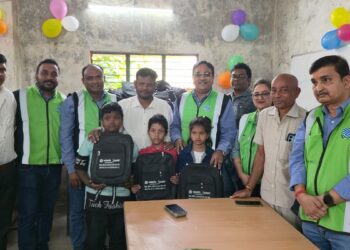 वेदांता सीटीपीपी ने बाल दिवस पर 405 विद्यार्थियों को दिए बैग-स्टेशनरी