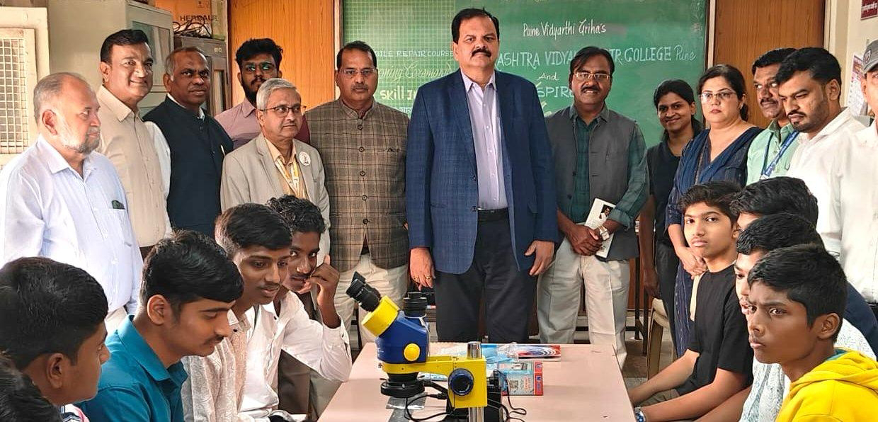 CSR: Fidel Softech Sponsors Free Mobile Repairing Training Program in Pune 1 India CSR
