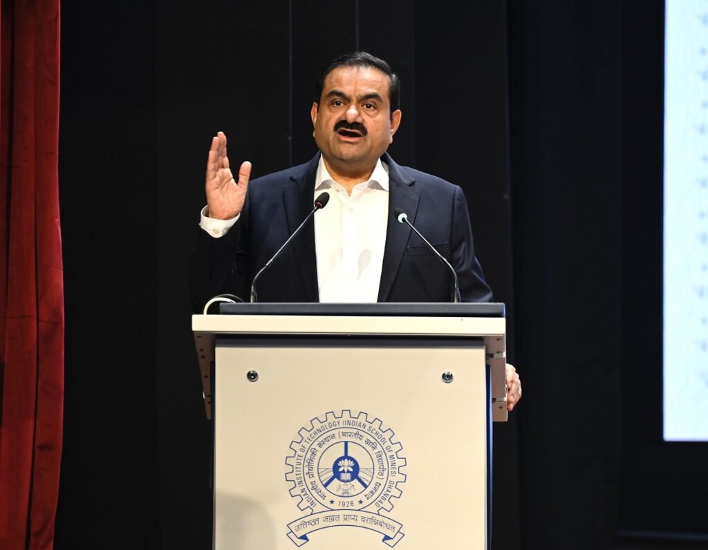 जो तुम बनोगे वही हमारा भारत बनेगाः गौतम अदाणी 3 Gautam Adani