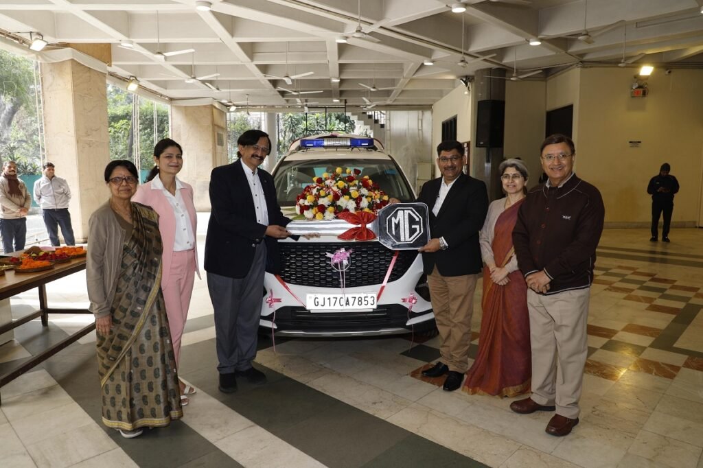 CSR: JSW MG Motor Hands Over MG Hector Ambulance to Chinmaya Mission 2 India CSR
