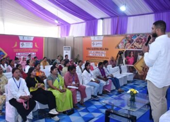 Flipkart Conducts E-Commerce Workshop for SHG Women at SARAS Mela 2 Flipkart Conducts E-Commerce Workshop for SHG Women at SARAS Mela