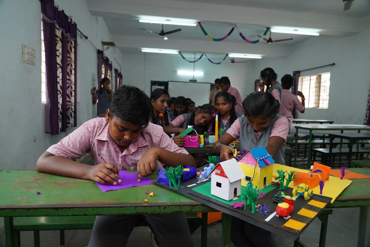 Karur Vysya Bank Inaugurates Mini Science Centre at GHSS Thennilai Under CSR Initiative