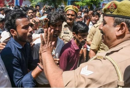 Noida Industrial Belt Tense Following Violent Labor Unrest; Govt Announces 21% Wage Hike 1 Noida Industrial