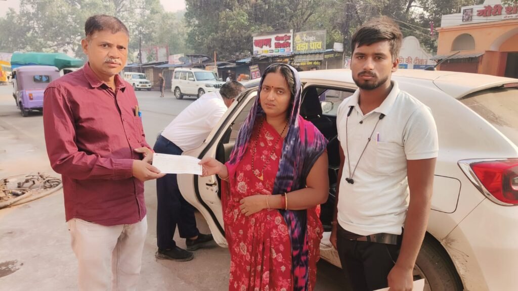 Vedanta Power disburses full compensation to the deceased and injured workers’ families after the Singhitarai plant incident. Photo: India CSR