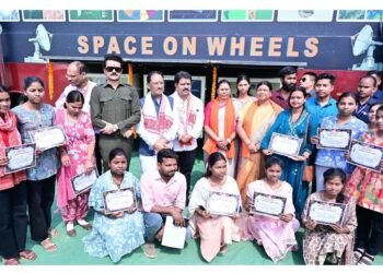 Space on Wheels Brings ISRO Science Learning to Chhattisgarh Kids