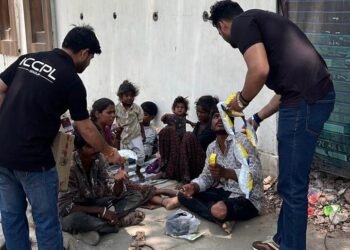 CSR: ICCPL Foundation Distributes Cold Drinks Amid Heatwave 2 CSR: ICCPL Foundation Distributes Cold Drinks Amid Heatwave