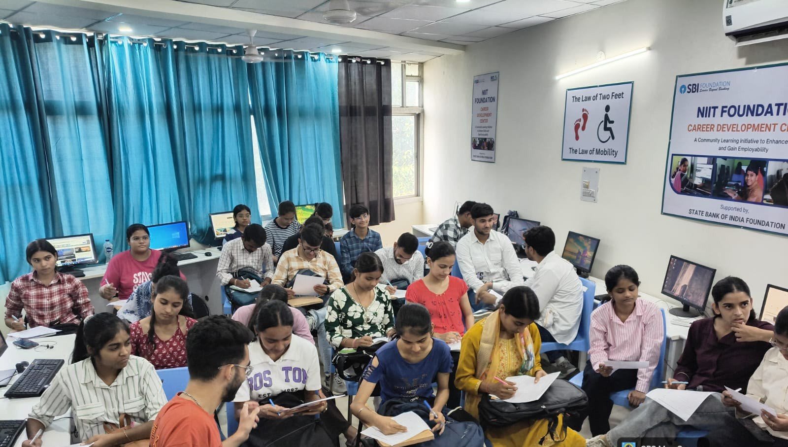 CSR: Over 100 Youth Placed Under SBI Foundation-NIIT Foundation Skilling Programme