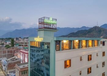 Srinagar Best Hotel to Stay, Luxury Hotel in Srinagar, Best Hospitality in Srinagar
