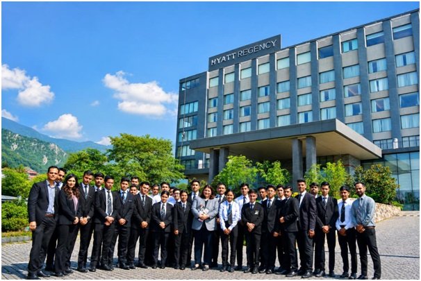 Why Internships and Industry Exposure Are Essential for Career Success: Insights from Himalayan Institute of Technology, Dehradun 1 India CSR