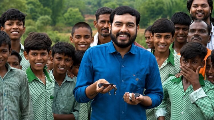 Alakh Pandey with school students in Jharkhand