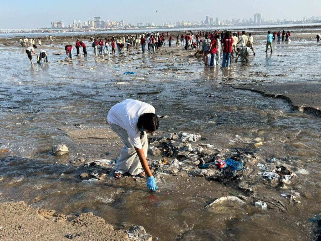 Some Pollute, Others Clean: Why Post-Visarjan Beach Garbage Must End 2 India CSR®