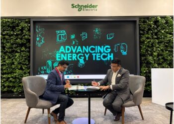 Sujith Nair_ Networks for Humanity & Deepak Sharma_ Schneider Electric India, signing the MoU